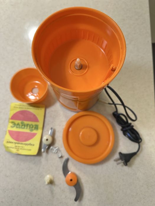 Електромʼясорубка