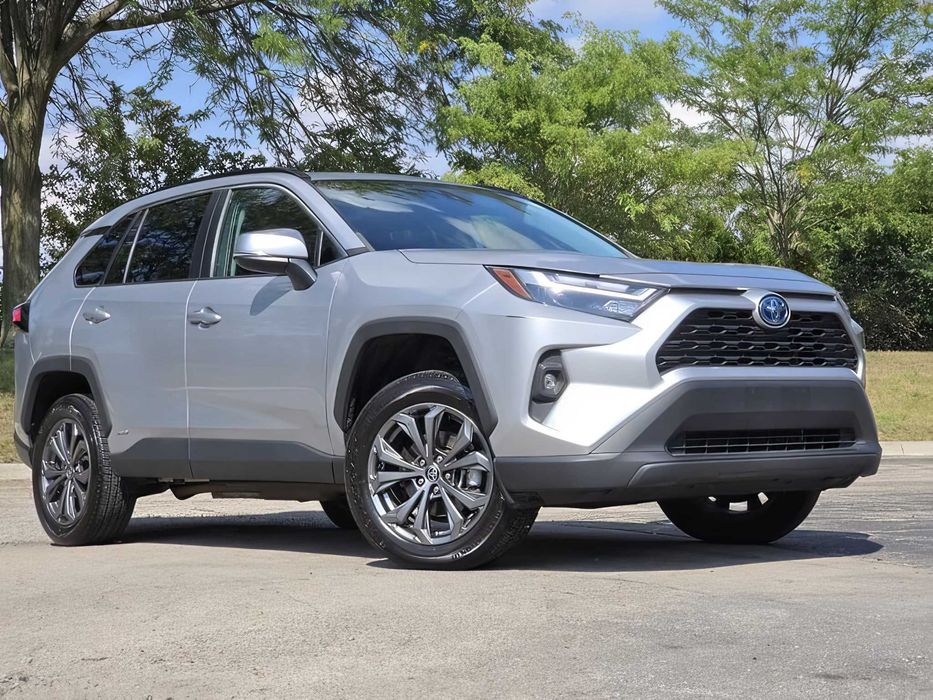 Toyota RAV4      2022