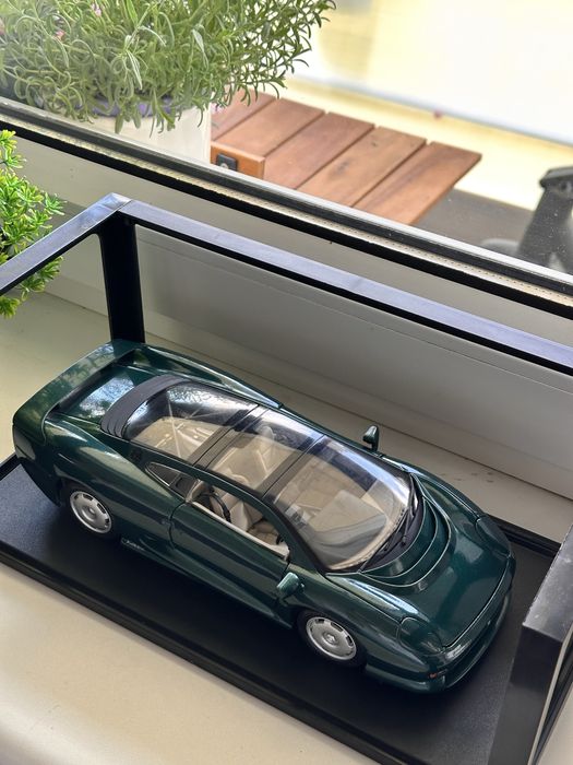 Sprzedam Kolekcjonerski Model Jaguar XJ220 skala 1:18