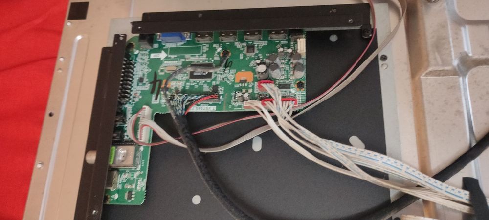 Продам TV"Saturn" 46"