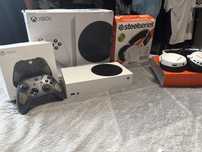 Witam sprzedam bardzo dobry zestaw xbox s pad limidet  arctis 7 +