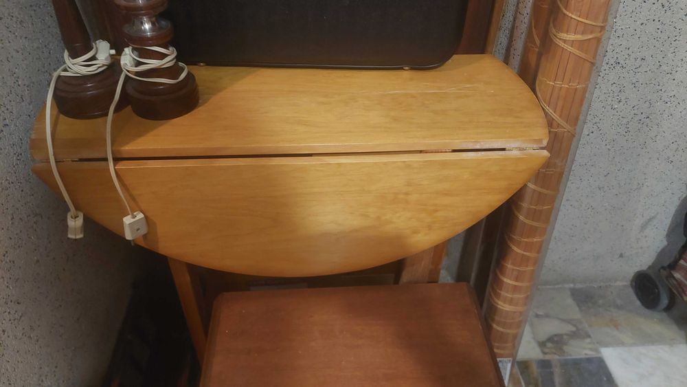 Móveis em Mogno e outros