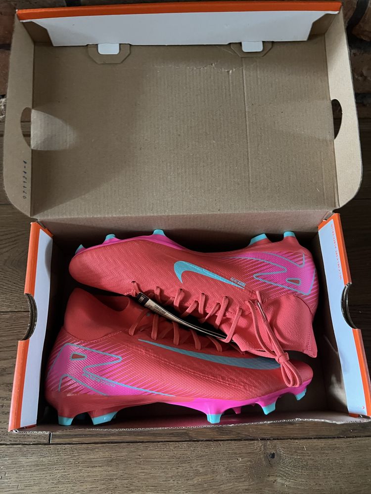 Korki Nike Performance Superfly Zoom 10 Academy nowe rozm. 40,5