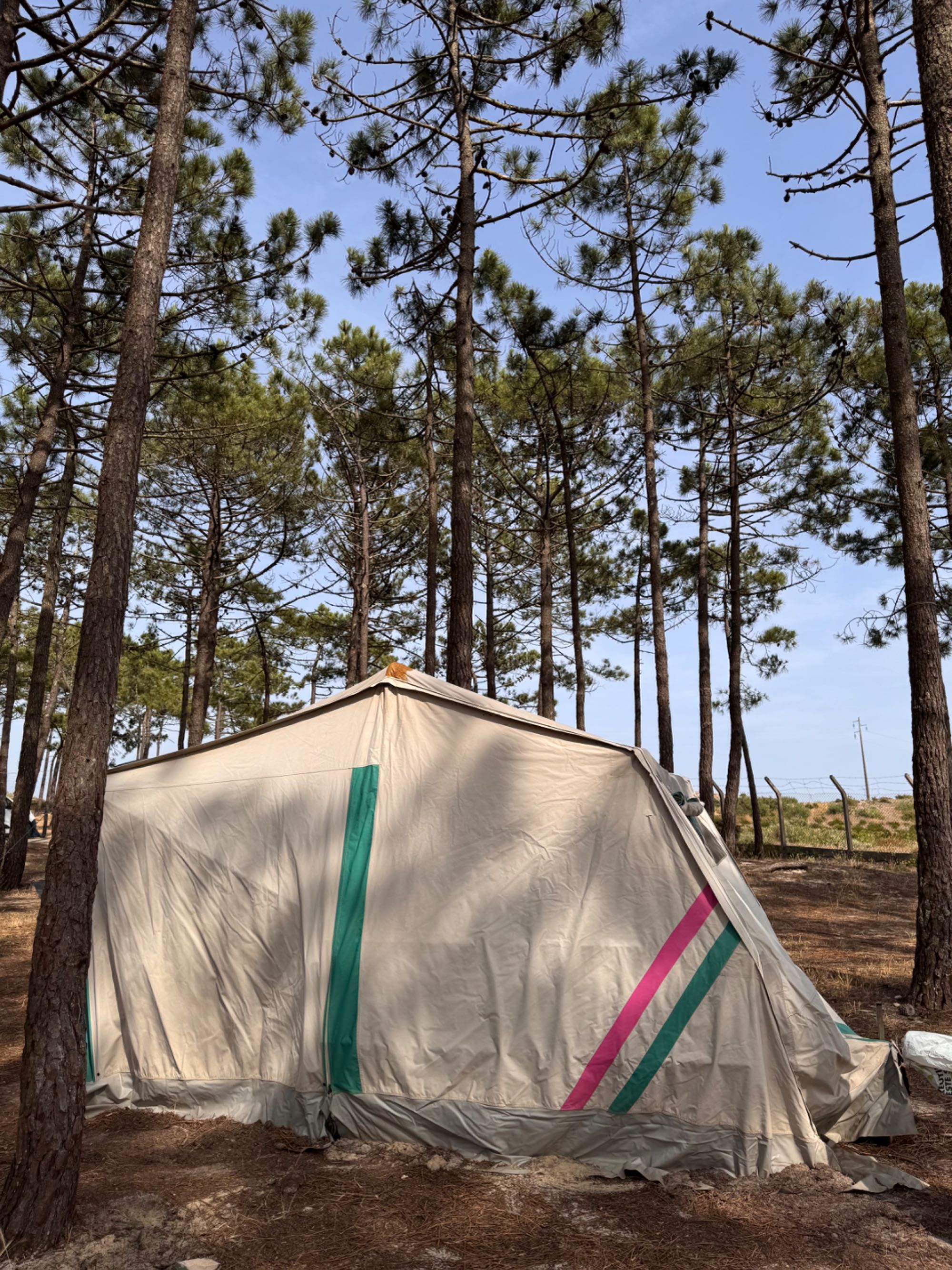 Auto tenda com 2 quartos