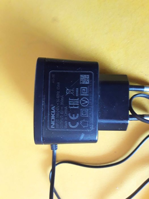 Adaptador/carregador de telemóvel (3)