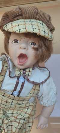 Porcelanowa lalka chłopiec krzyczący unikat stara