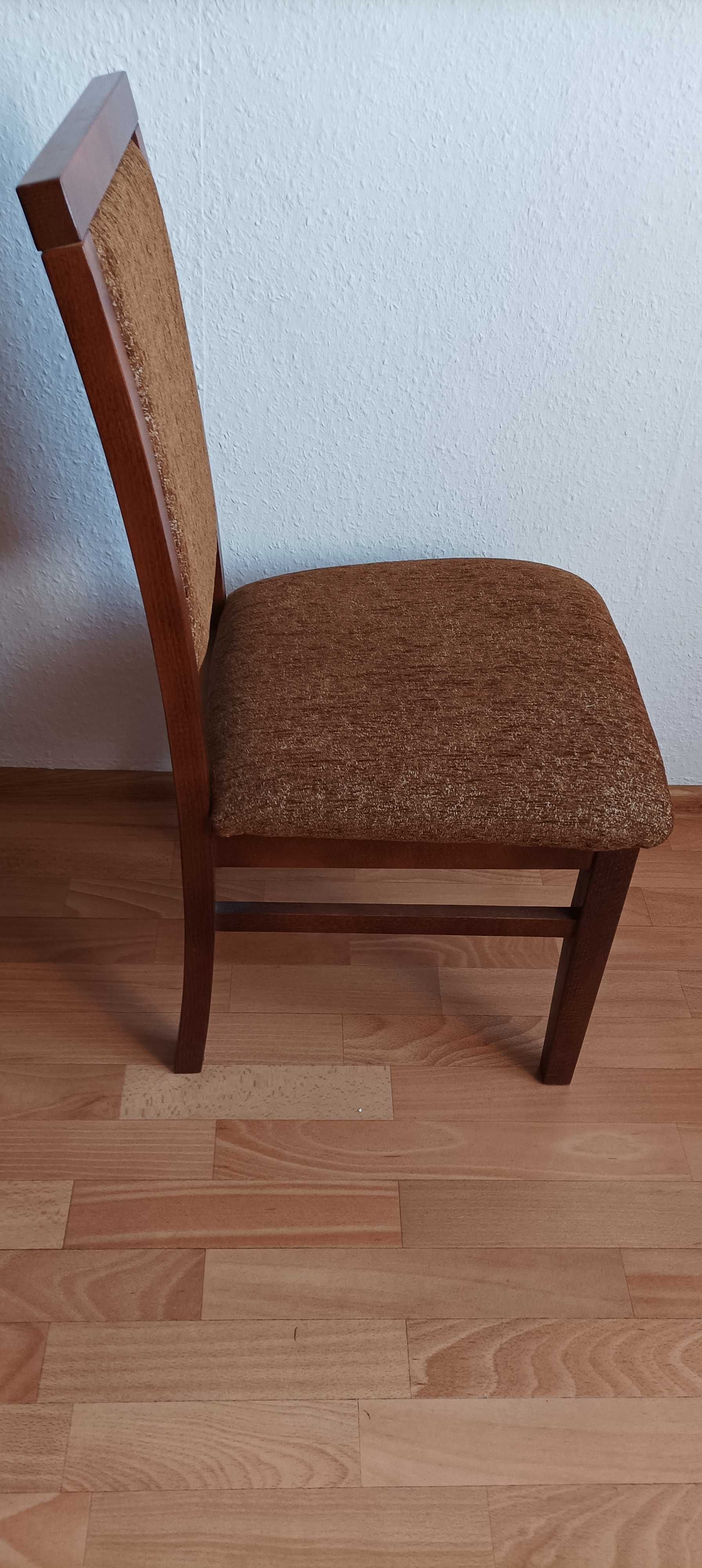 Krzesła drewniane tapicerowane