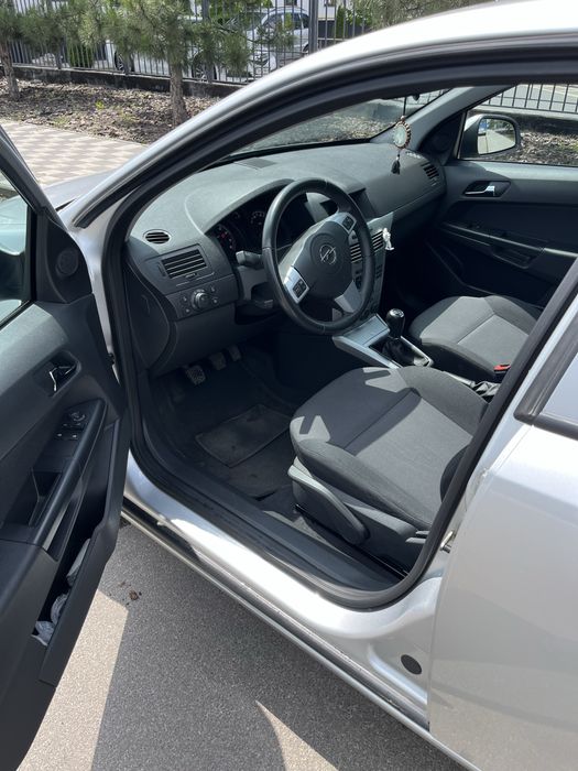 Продам Opel Astra H