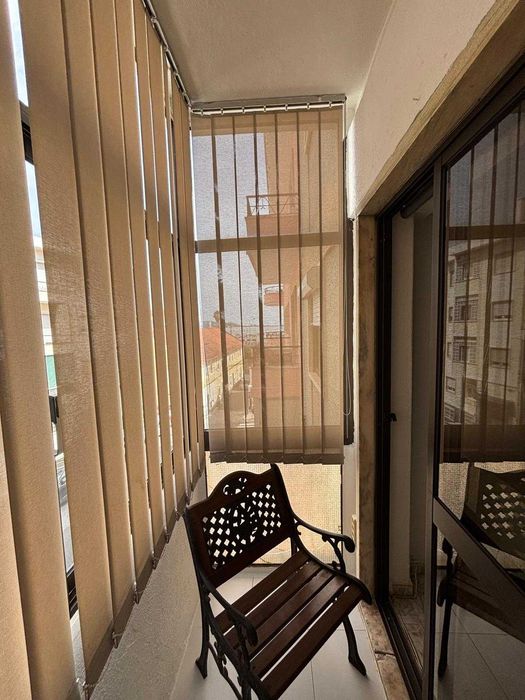 Quarto para arrendar em Algés