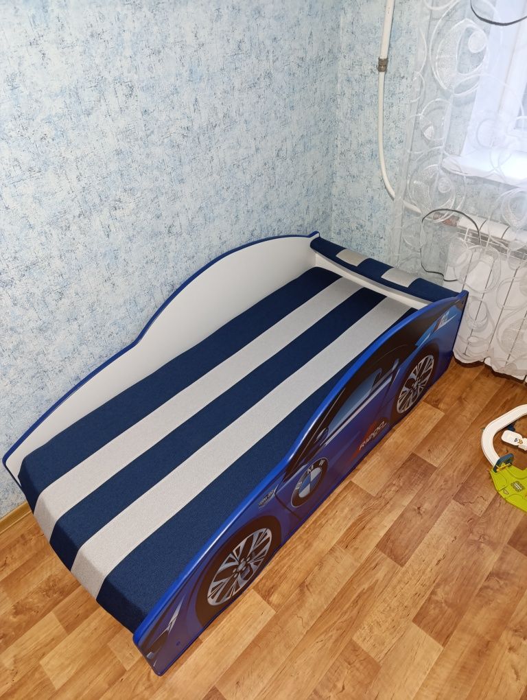 Срочно!!!Дитяча кровать машинка в ідеальному стані