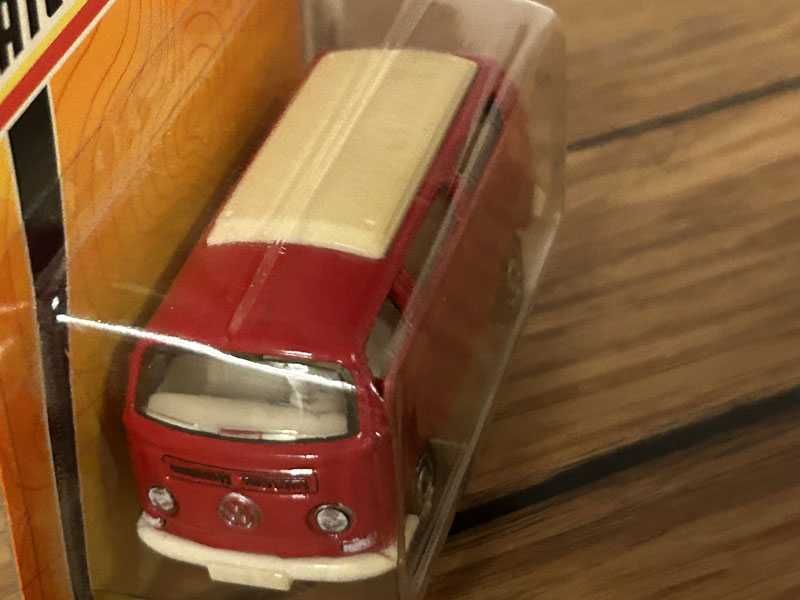 Model VW T2 Bus - 1:64 Matchbox - jak nowy
