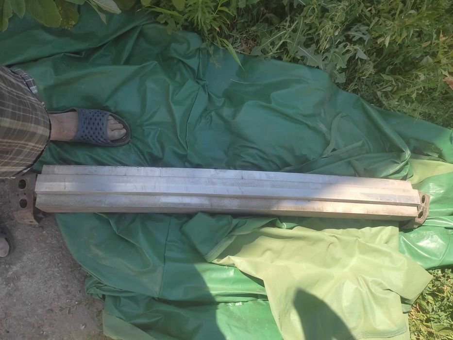 Задній підсилювач бампера на Форестер 2004р.