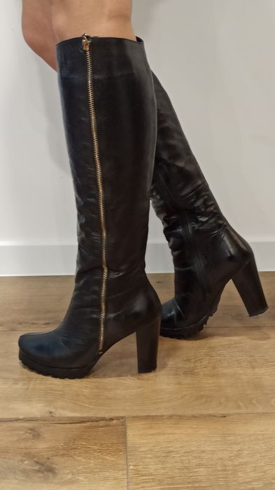 Класичні Зимові шкіряні чоботи на каблуку37 розмір