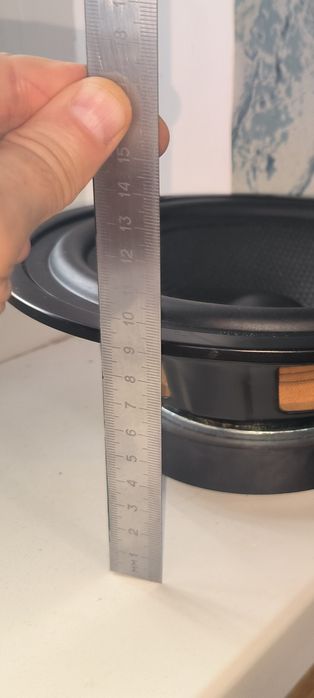 Динамик сабвуфера фирмы Alphard