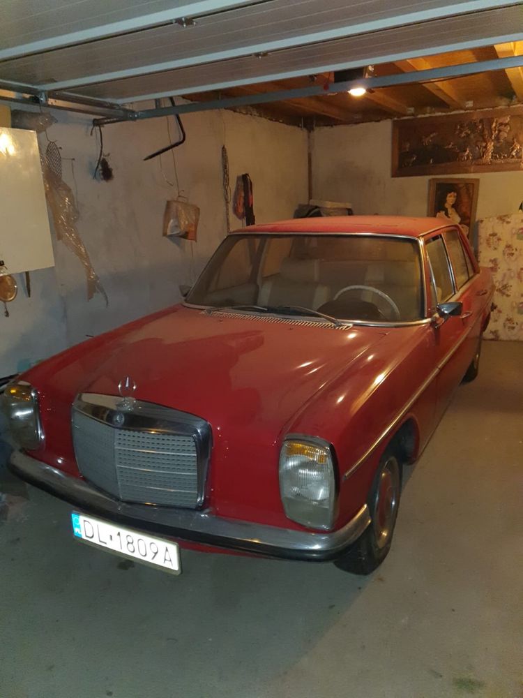 Mercedes w115 200D