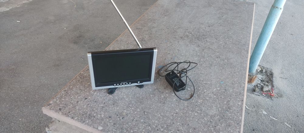 Телевизор автомобильный sharp