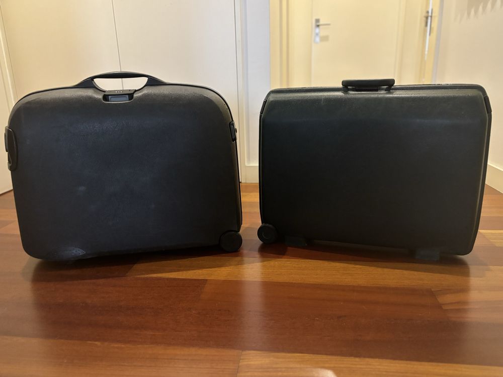 Duas malas Samsonite tamanho médio