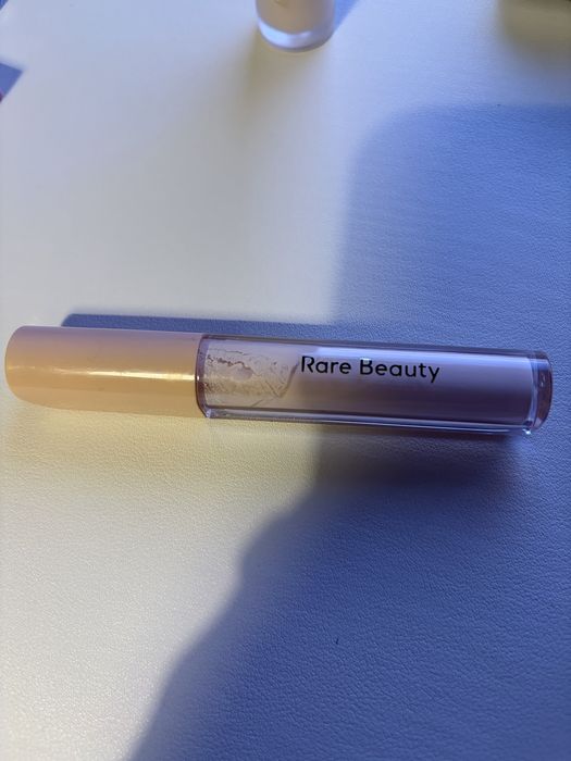 Консилер Rare Beauty eye brightener