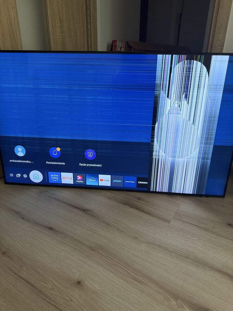 Sprzedam uszkodzony telewizor Samsung Qled 55 cali