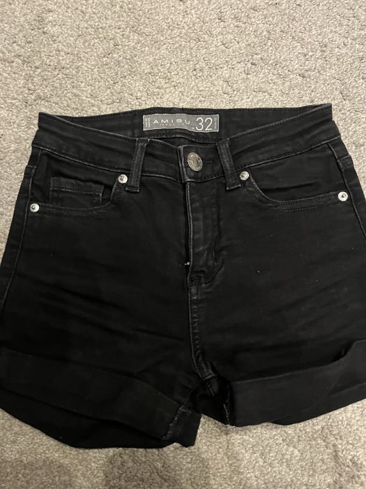 Zestaw trzech par spodenek rozm. 32