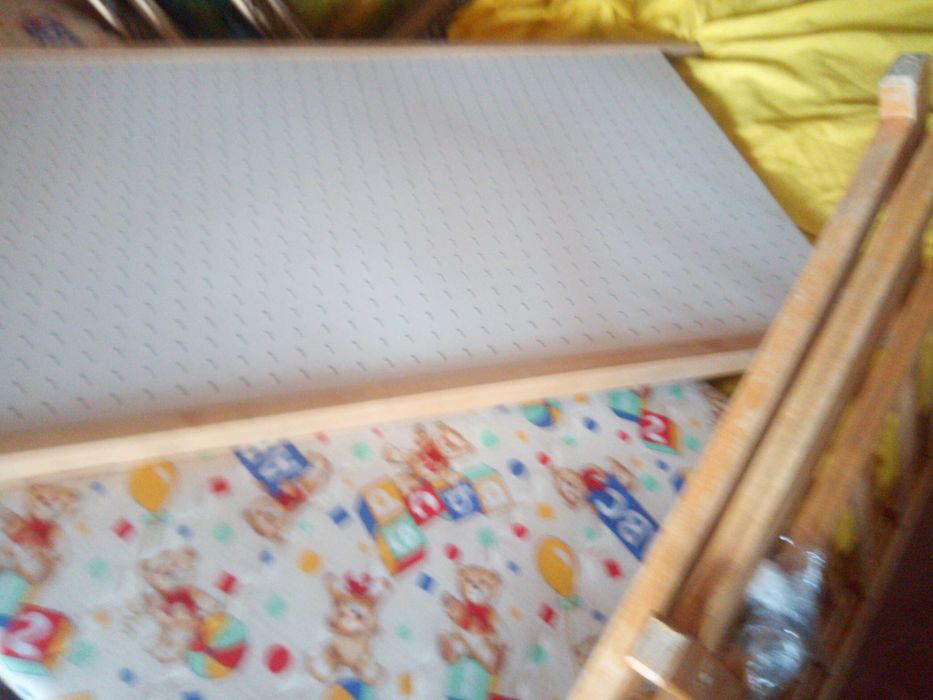 Łóżeczko drewniane115x60 cm w kolorze naturalna sosna + materacyk