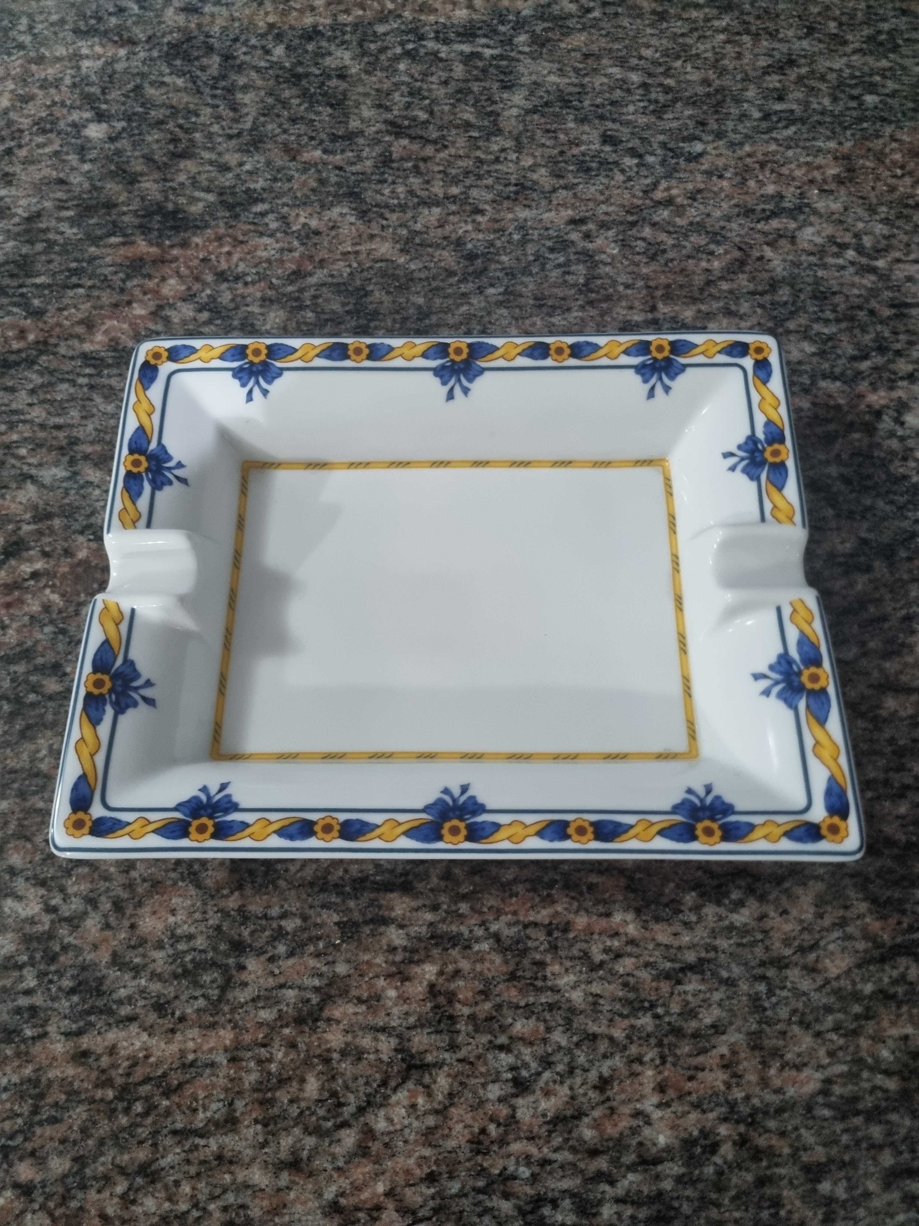 Cinzeiro Vista Alegre (novo)