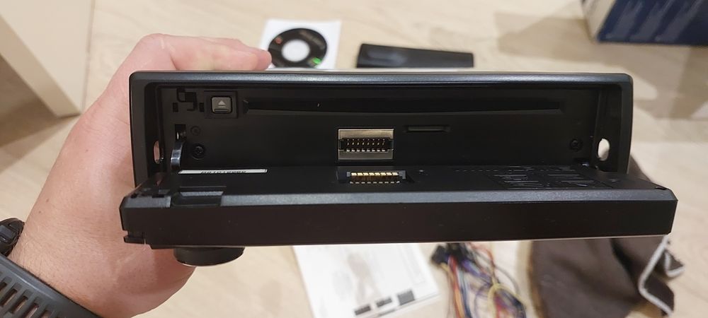 Автомагнітола Alpine CDE - 178BT