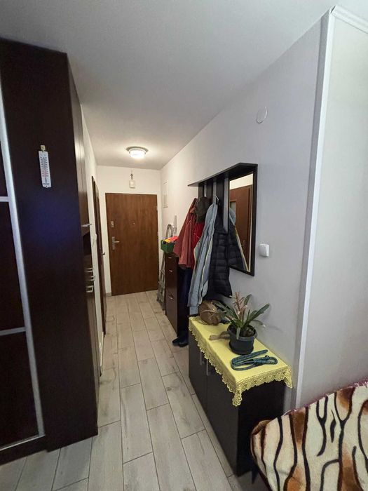 sprzedam kawalerkę z miejscem postojowym i balkonem osiedle zamknięte