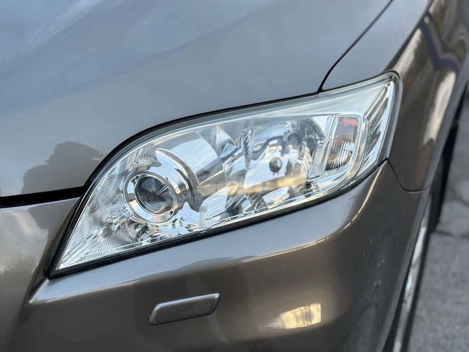 Продам Toyota RAV4 2011 год