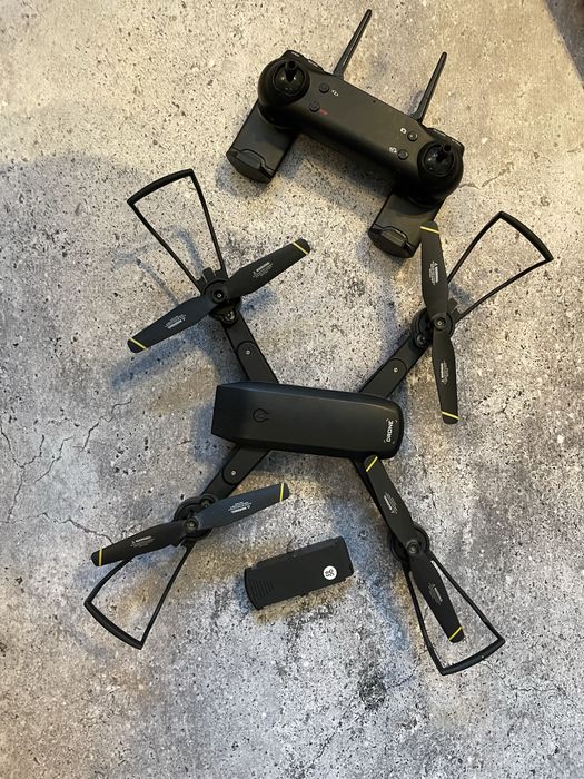 Квадрокоптер з камерою 1080