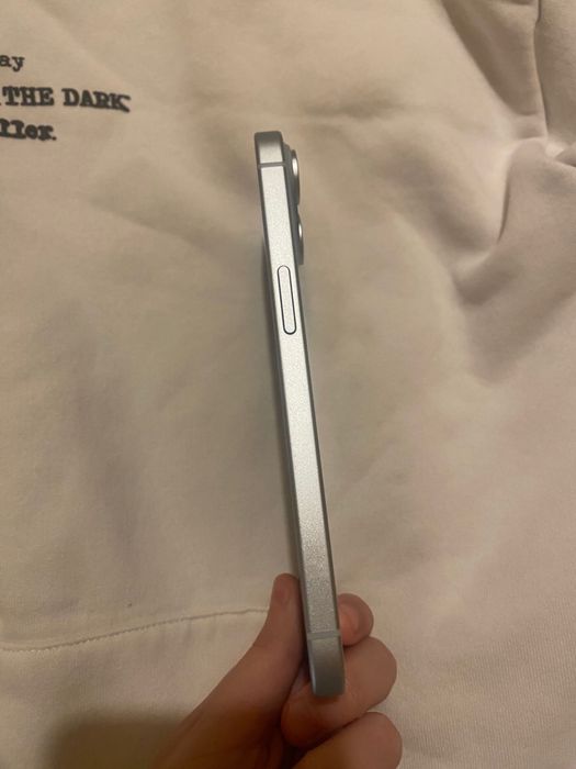 iPhone 15 - 128GB
