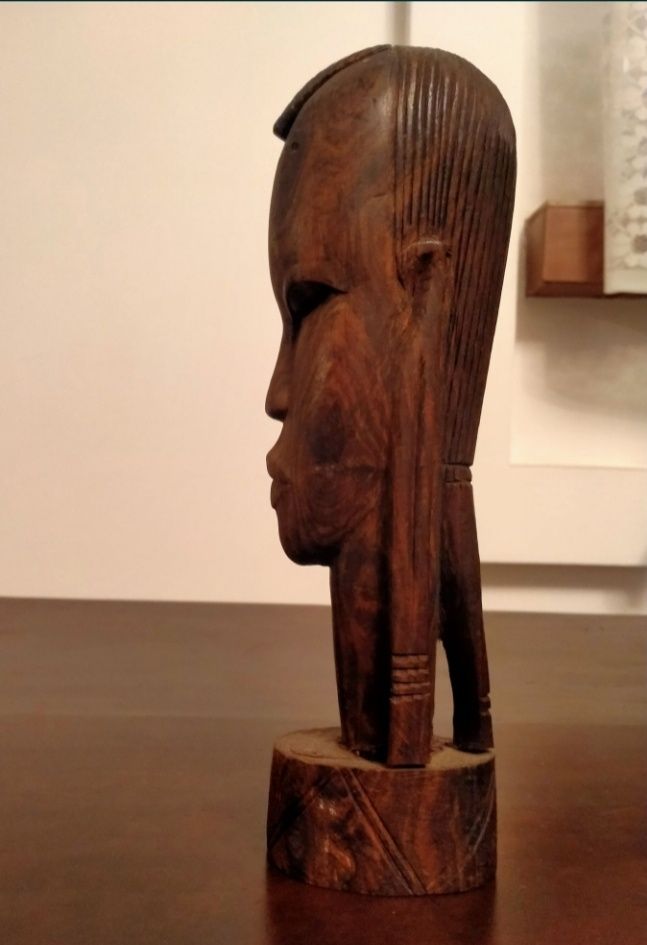 Stara drewniana figurka afrykańska