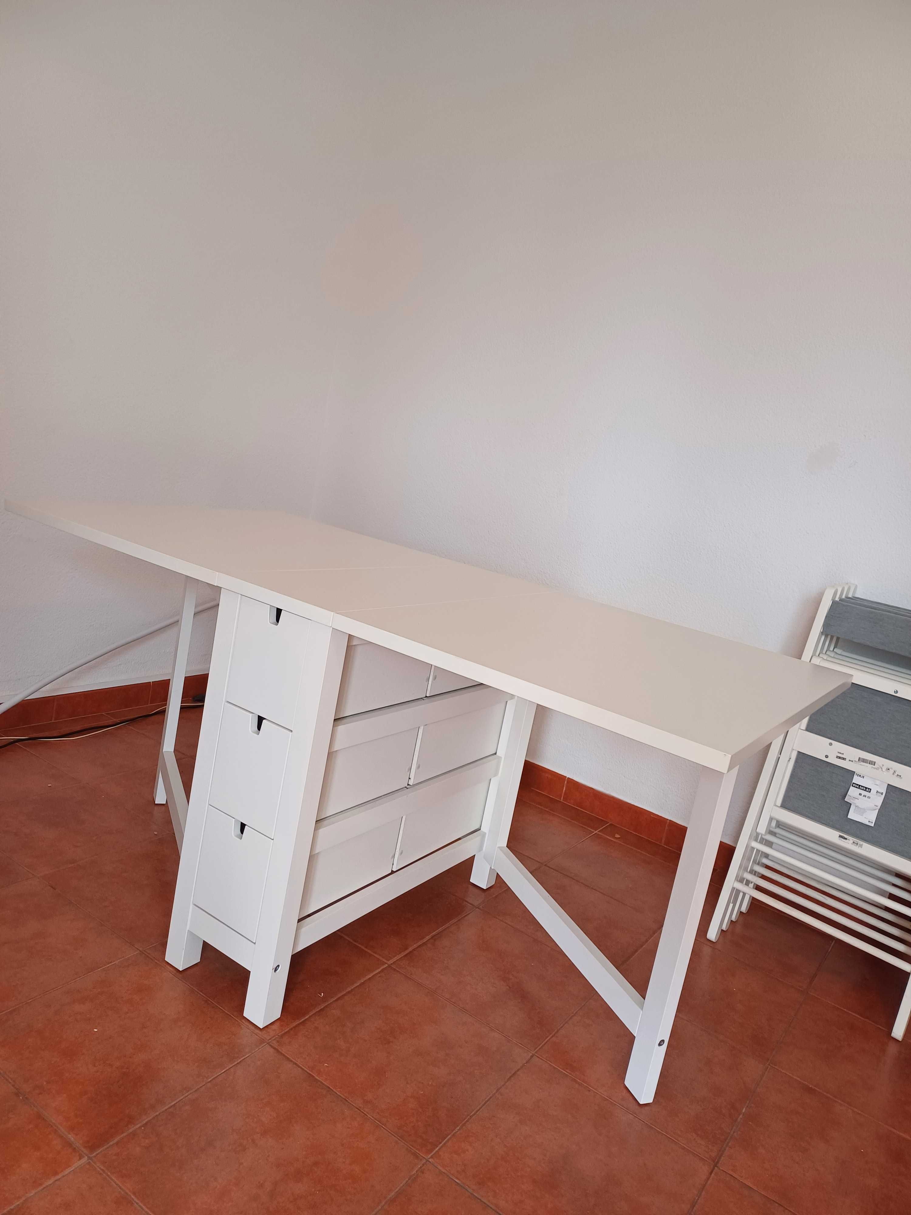 (Reservado) Mesa IKEA NORDEN e quatro cadeiras FROSVI, em ótimo estado