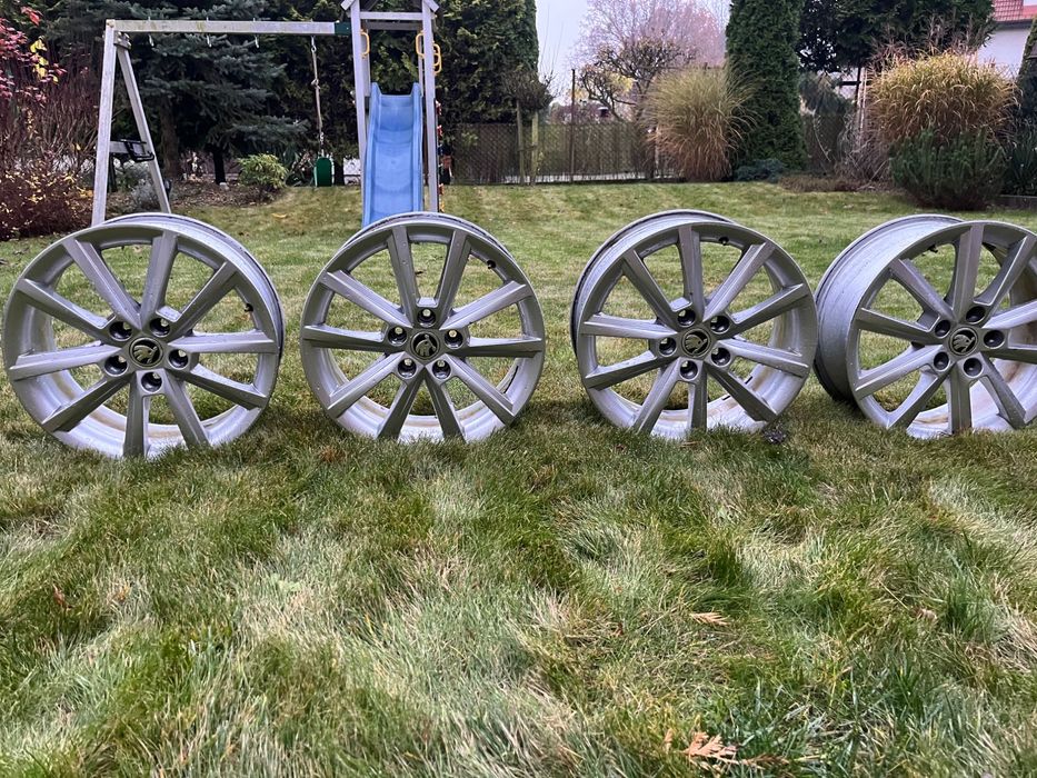 Felga aluminiowa 17" 5x112 7Jx17 ET49 do opony 225/45 R17