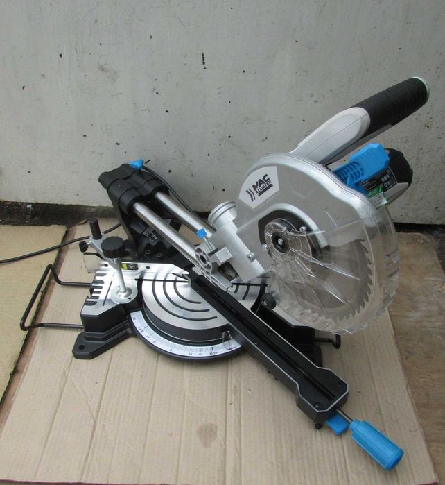 Торцовочна пила, торцовка з протяжкою Mac Allister MMIS210S-B (Англія