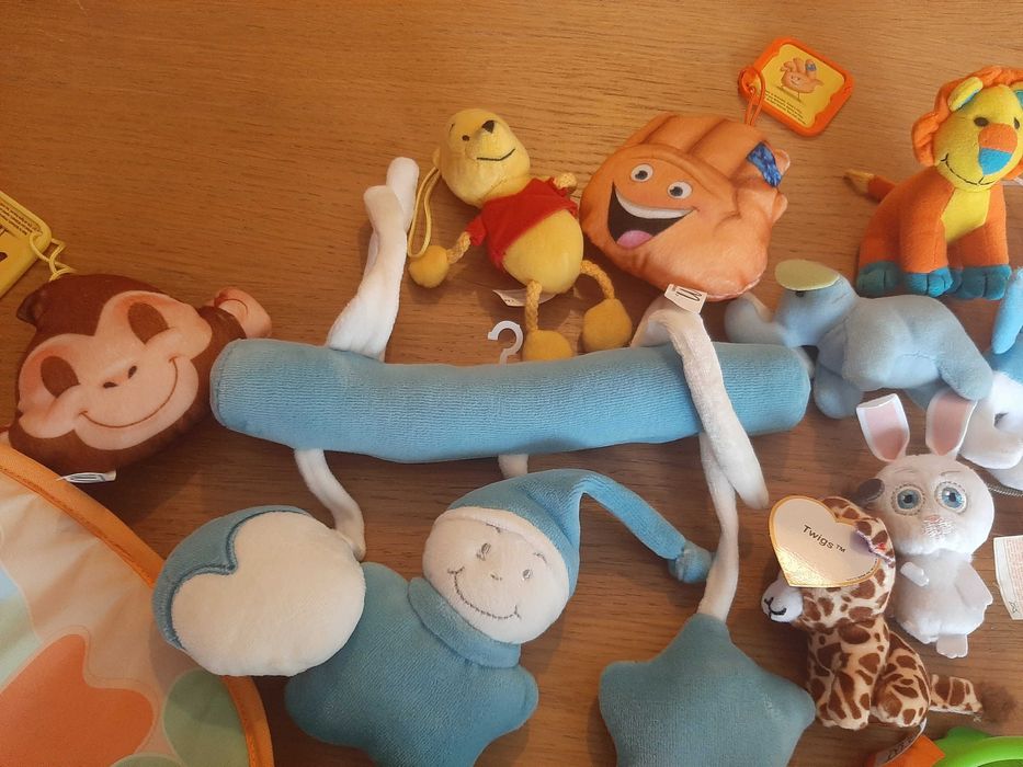 Vários Brinquedos para Bébé