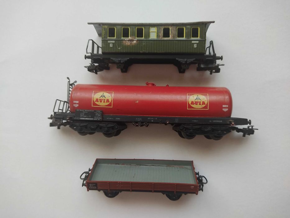 3 Carruagens Marklin H0 para restaurar