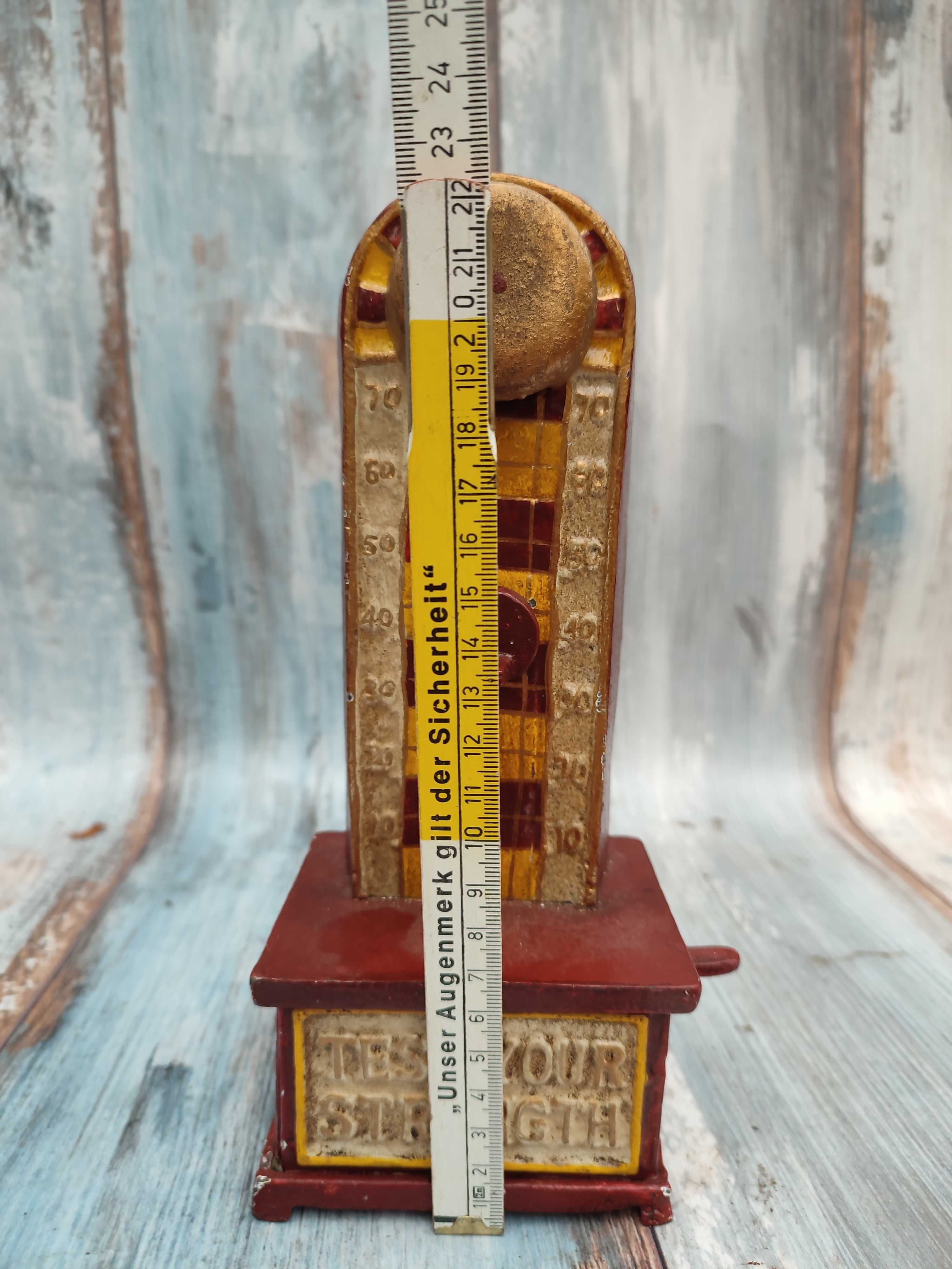 Żeliwna Skarbonka Mechaniczna  Test siłacza - VIntage - design