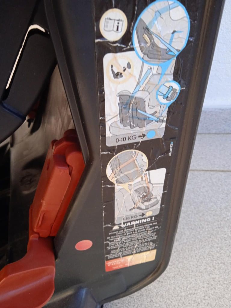 Vendo cadeira para criança dos 0-18 k