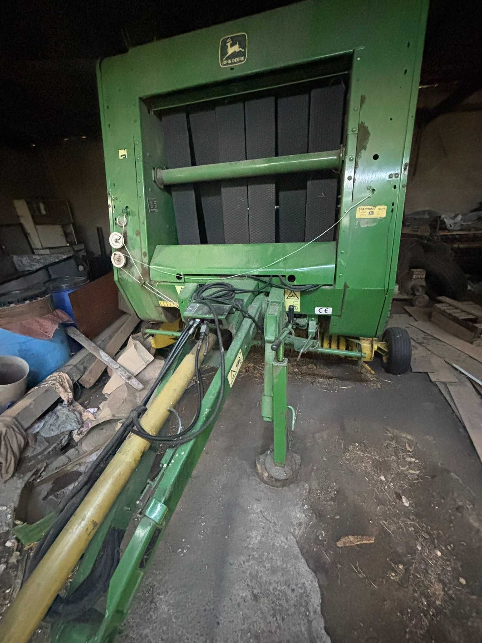 Prasa John Deere 570
