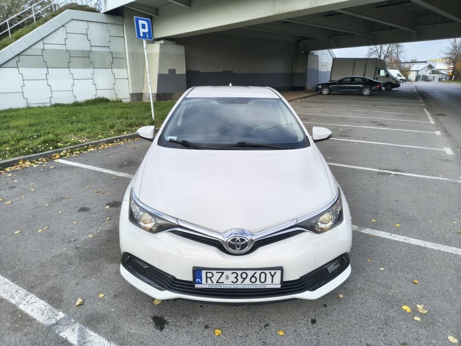 Toyota Auris 1.33 VVT-i salon Polska, mały przebieg.