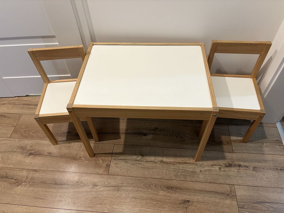 Stolik z krzesełkami IKEA dla dzieci