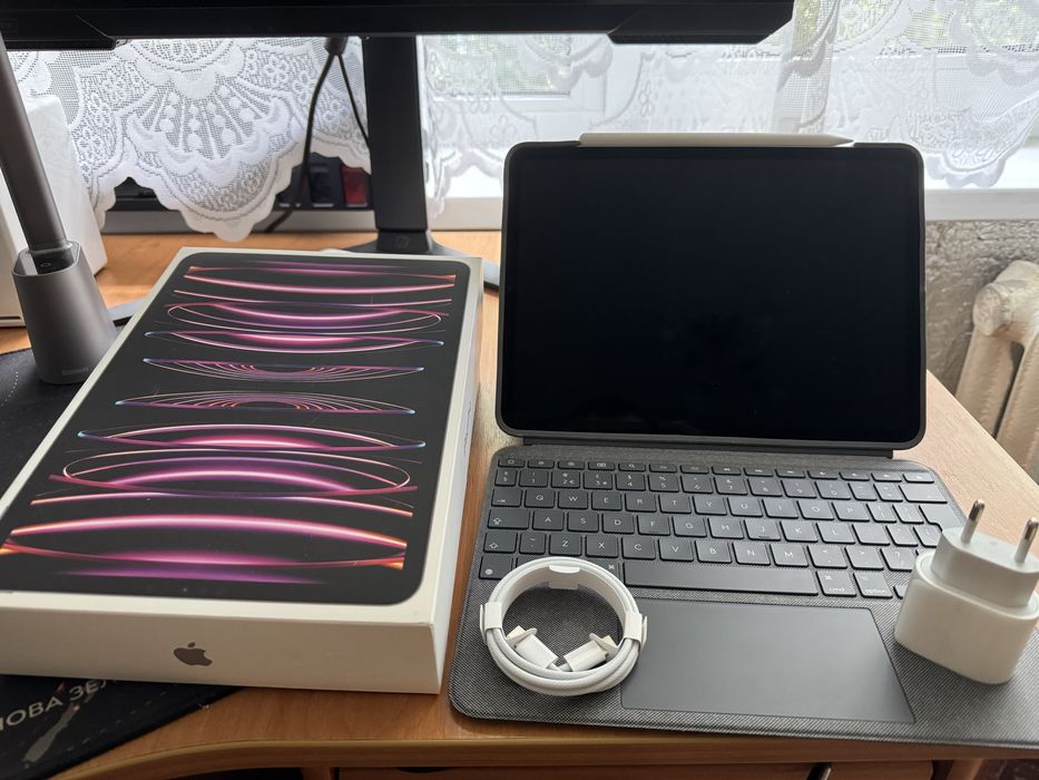 Apple iPad Pro 11 256GB, Wi-Fi, Space Gray, M2 (2022) + Pencil 2 &Keys