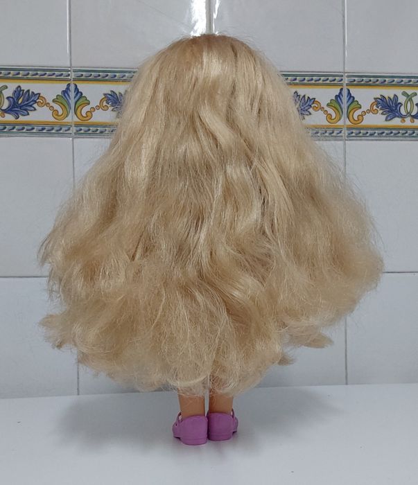 BONECA BONITA da DISNEY com a canção (Eu vejo a luz) da disney.8 fotos