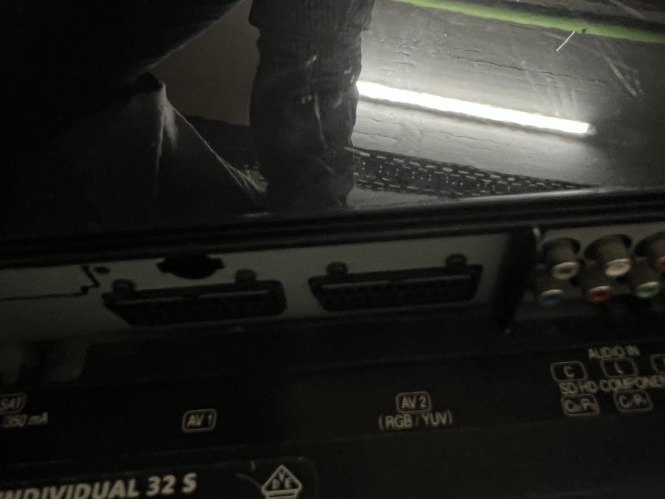 Vendo tv de 32 marca loewe com radio