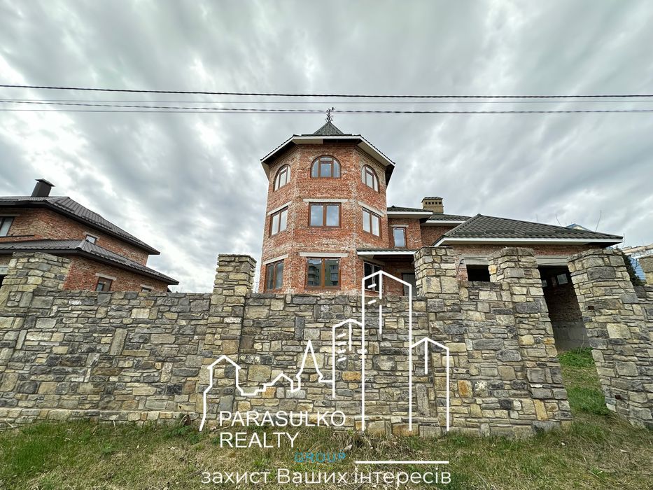 Розкішний будинок в бажаному місці!