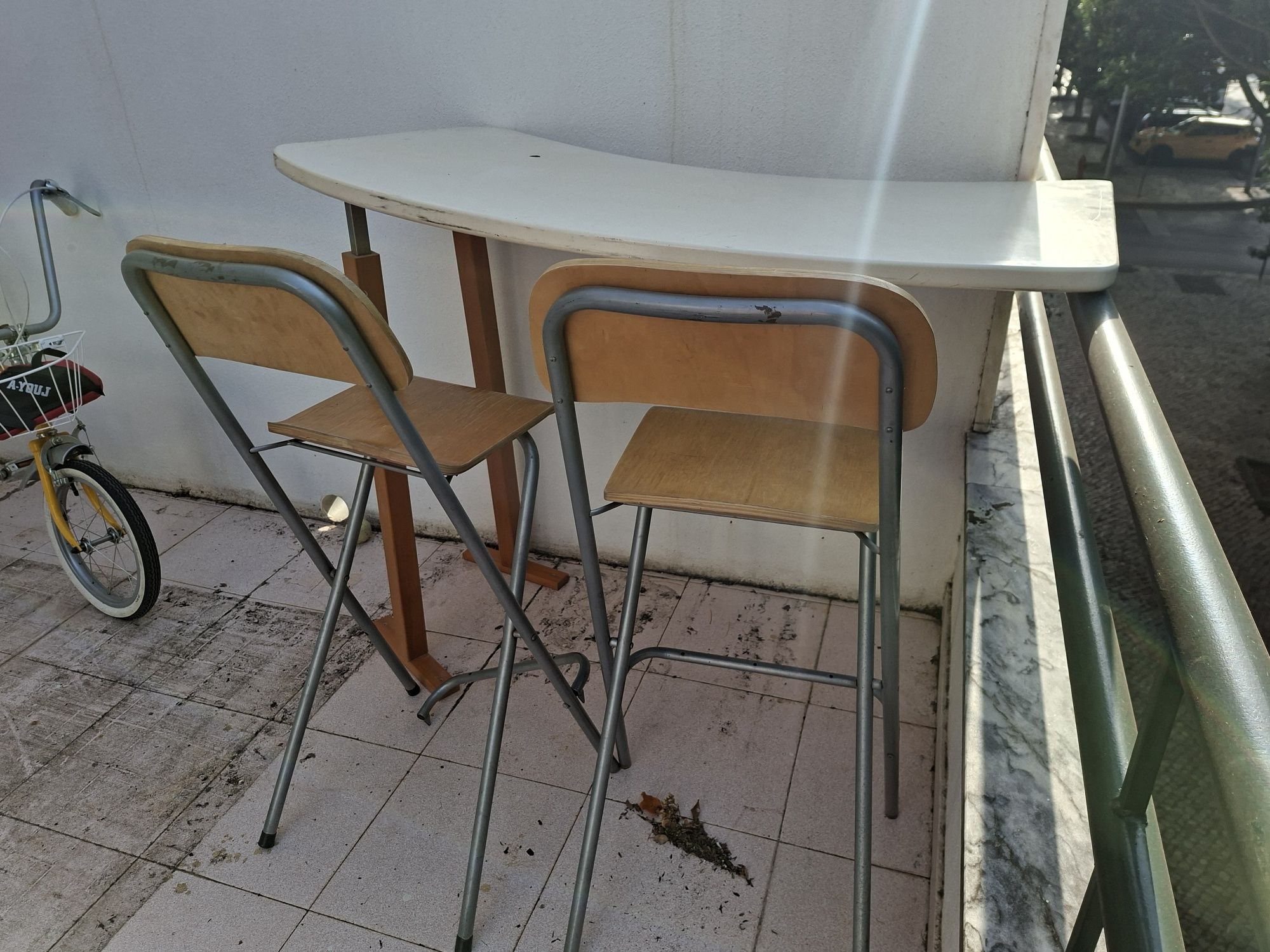 Mesa de cozinha com 4 Bancos de cozinha