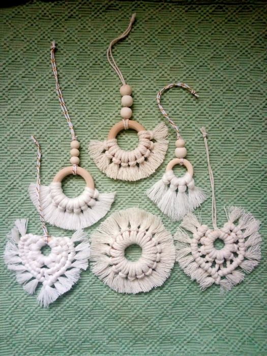 Новорічні іграшки на ялинку