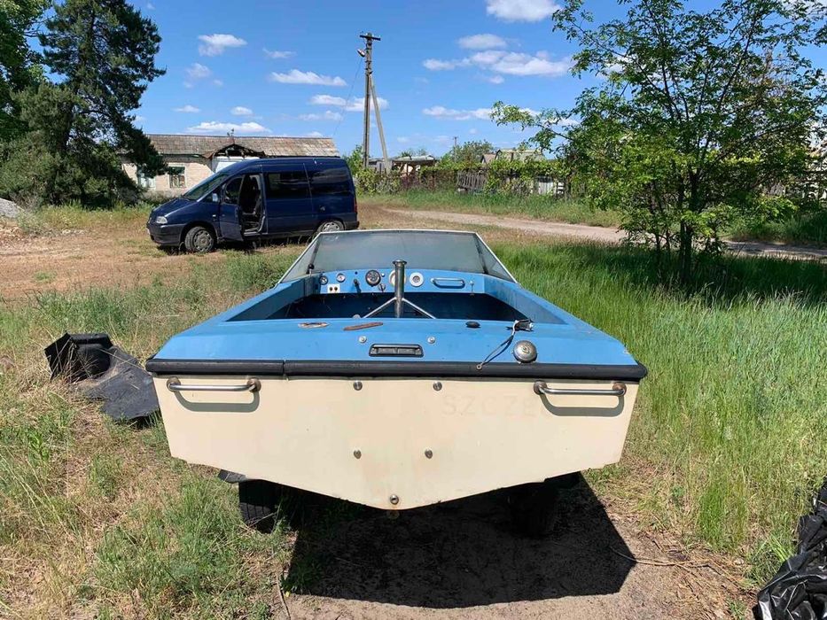 Пластиковий катер імпортного виробництва