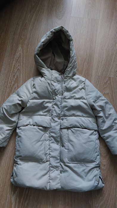 Пухове пальто ZARA на дівчинку 126/128см.